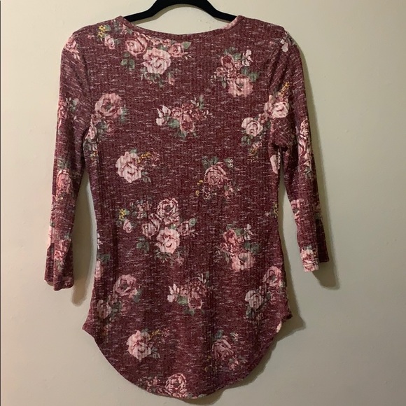 Floral burgundy top - Picture 5 of 5